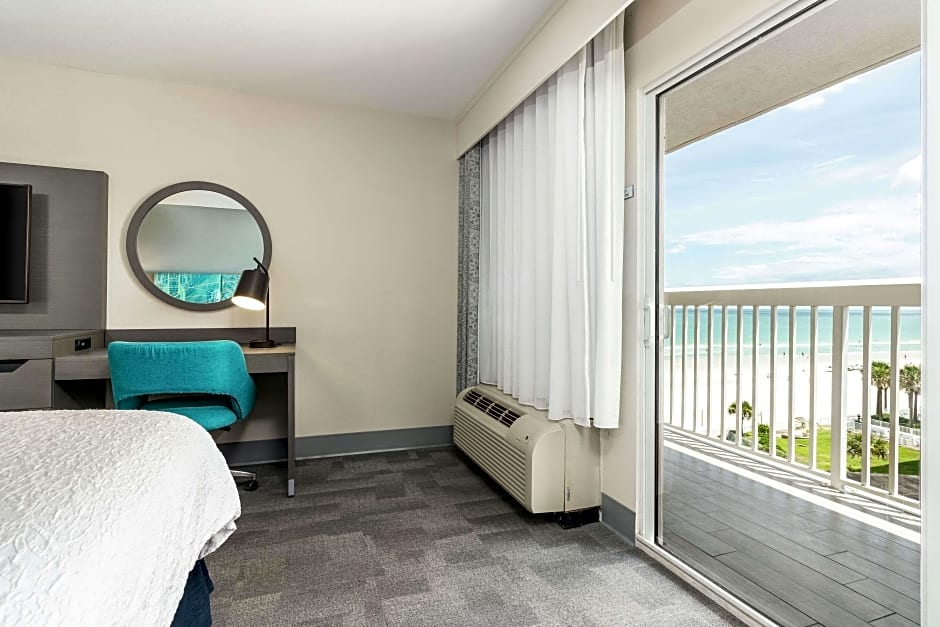 Photo 1 of 6 of 2 Queen Beds, Partial Ocean View