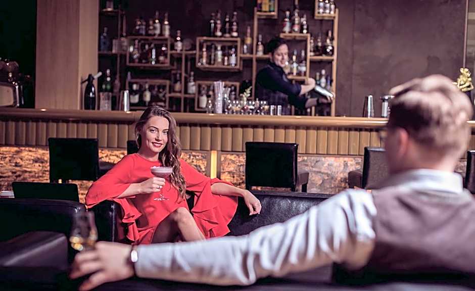 City Park Hotel & Residence