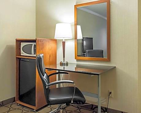 2 Queen Beds Nonsmoking