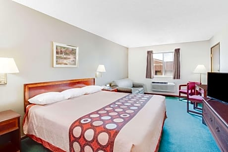 1 King Bed Non-Smoking