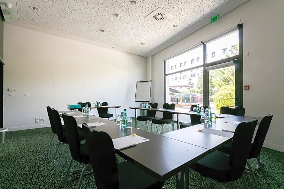 Holiday Inn Express Montpellier - Odysseum By IHG