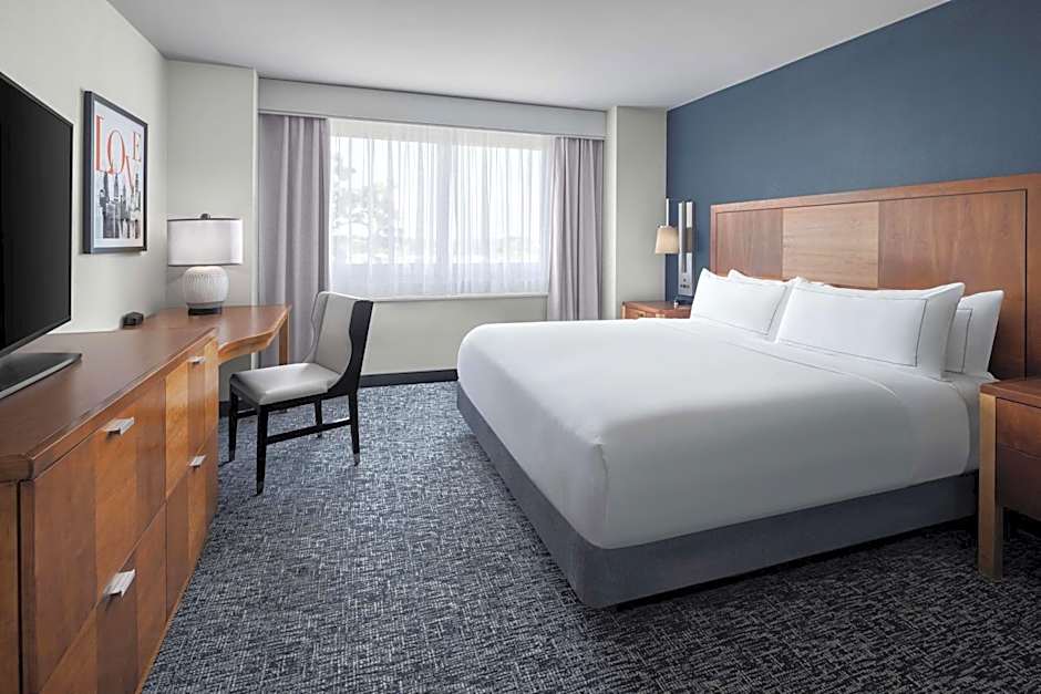 The Alloy King of Prussia - a DoubleTree by Hilton