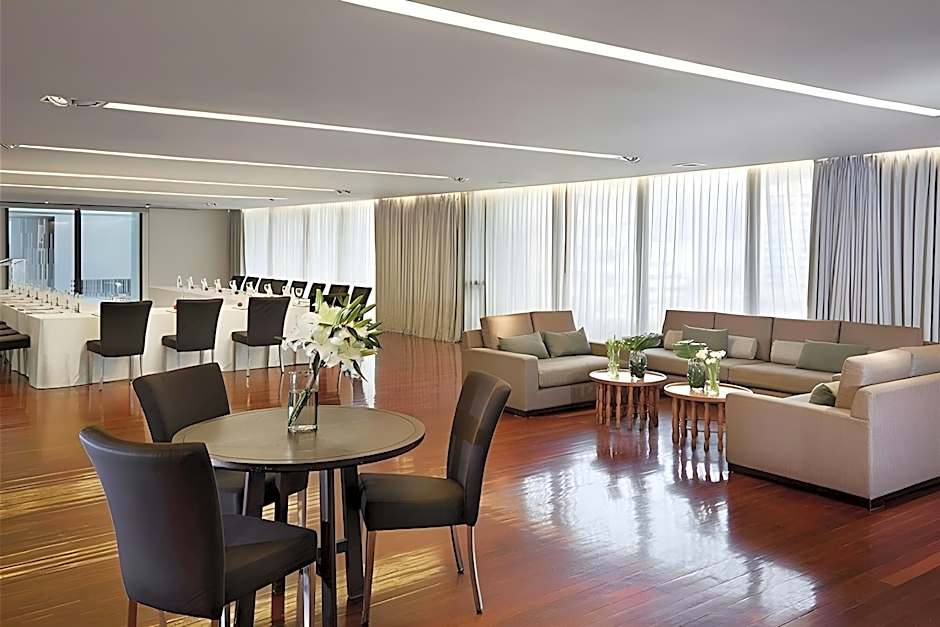 Hansar Bangkok Hotel