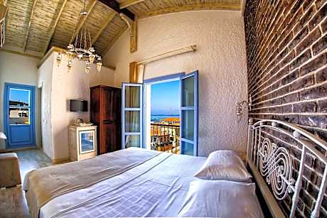 Deluxe Attic Room with Terrace