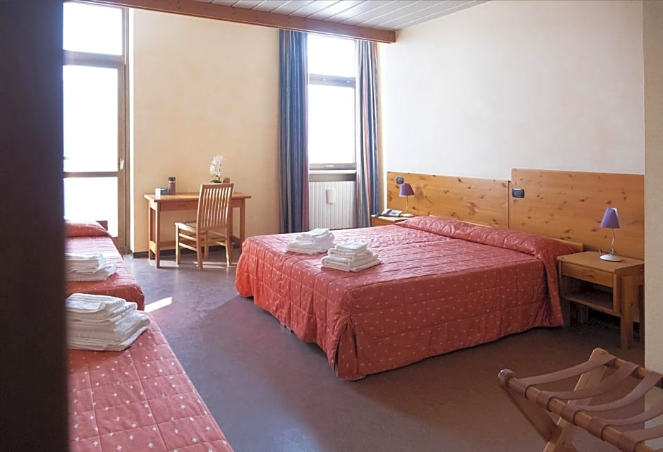 Pràcatinat Hotel & Restaurant