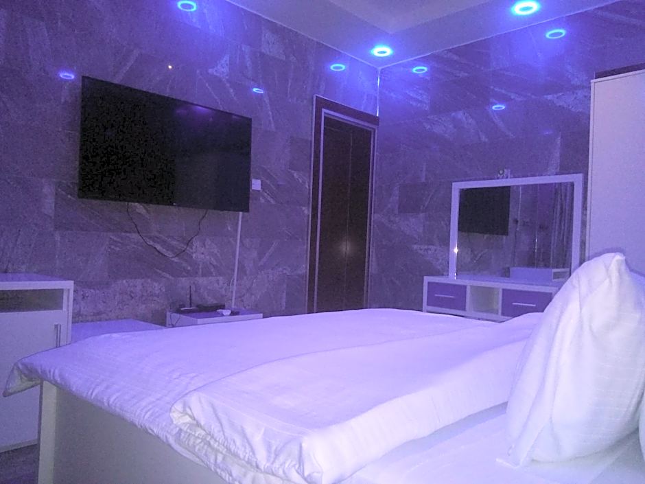 Heavenly Royal Apartments