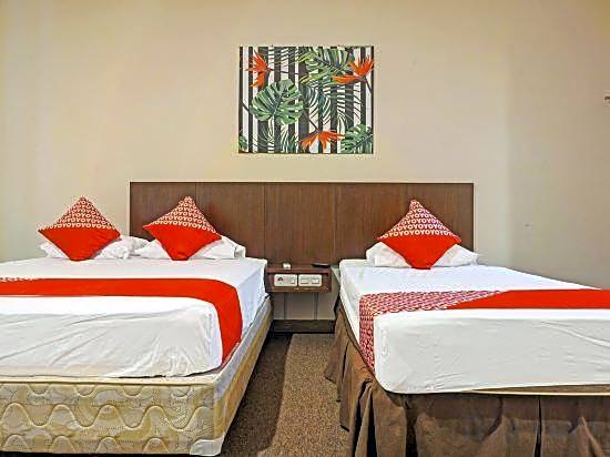 Collection O 91414 Hotel Marina Beach