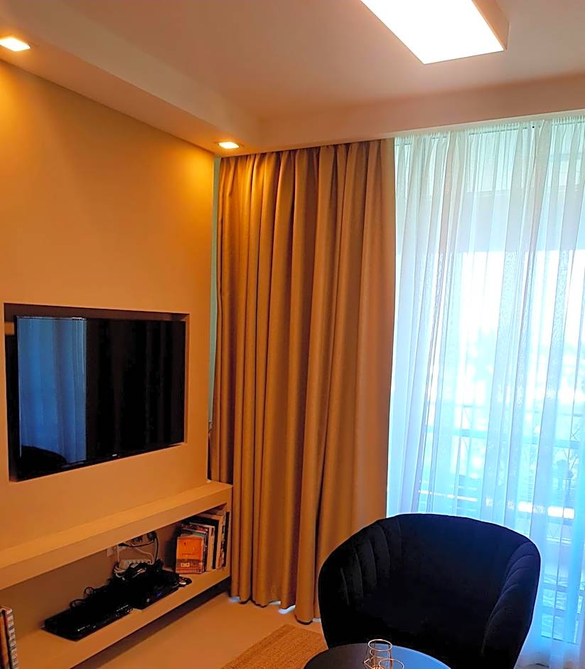 Neot Golf, Ziv's Place