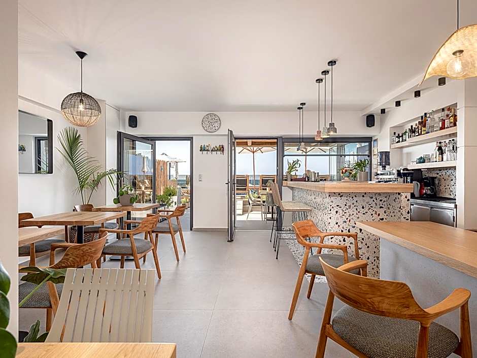 Calla Luxury Seafront Suites