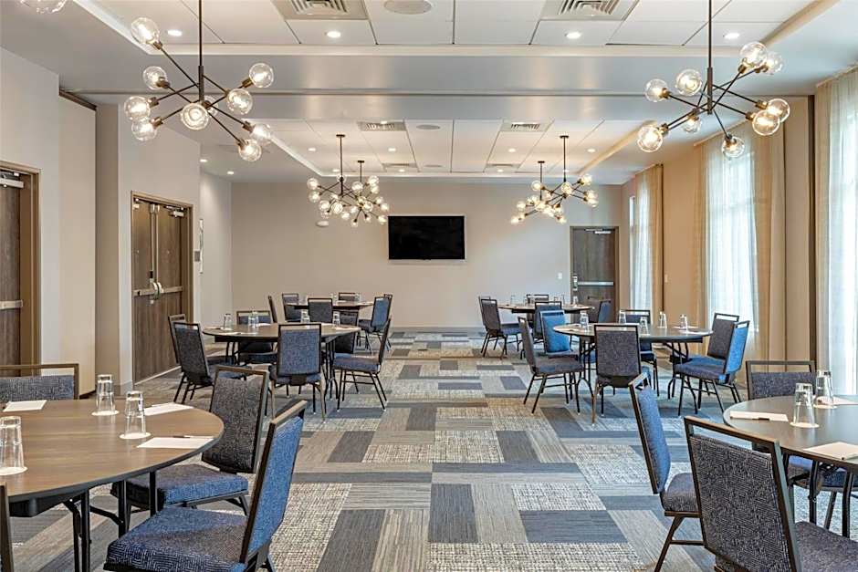 DoubleTree by Hilton Summerville Nexton