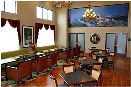 Hampton Inn & Suites Cleveland-Mentor