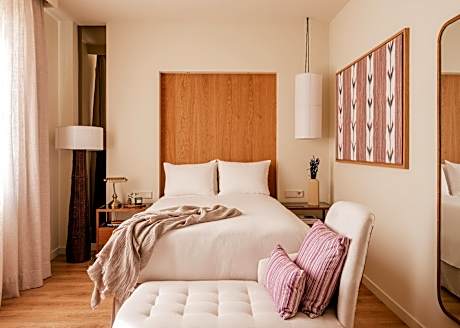 Deluxe Single Room