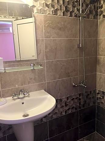 Deluxe Double Room (2 Adults + 1 Child)