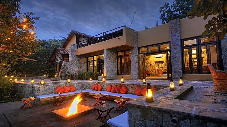 Pugdundee safaris - Kanha Earth Lodge