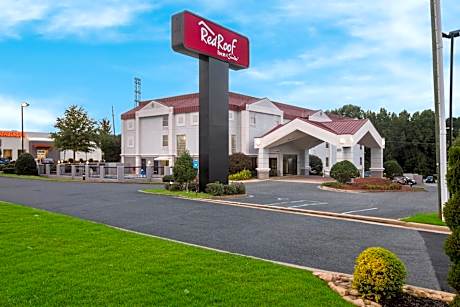Red Roof Inn & Suites Newnan