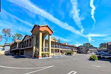 Olive Tree Inn & Suites, a Howard Johnson by Wyndham