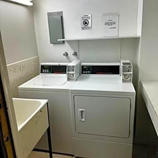 Initial / Aube / Québec