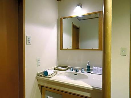 Twin Room with Shared Bathroom - Non-Smoking