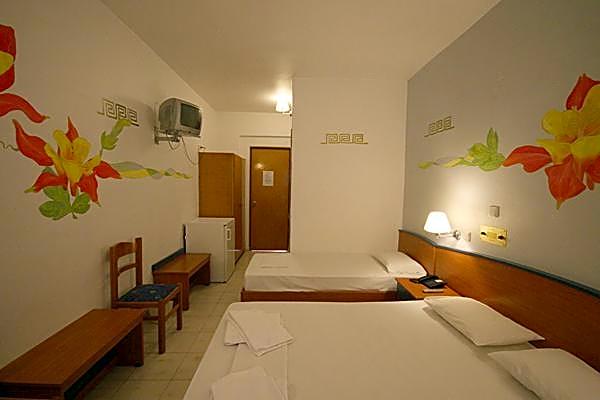 Foto 1 daripada 4 — Triple Room