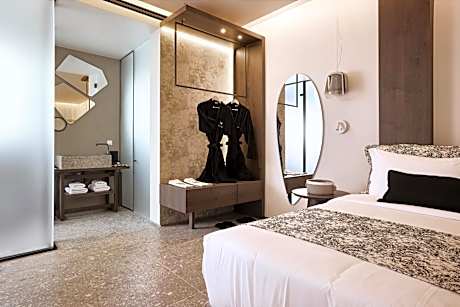 Suite with sea view and outdoor heated whirpool