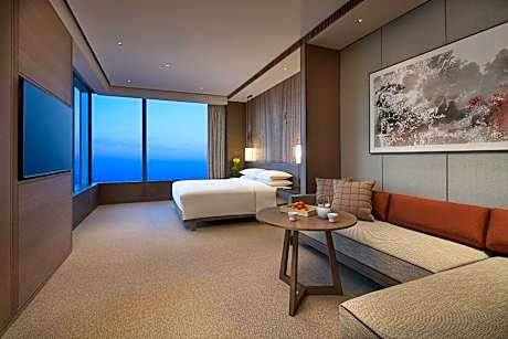 Premium King Room with Club Access