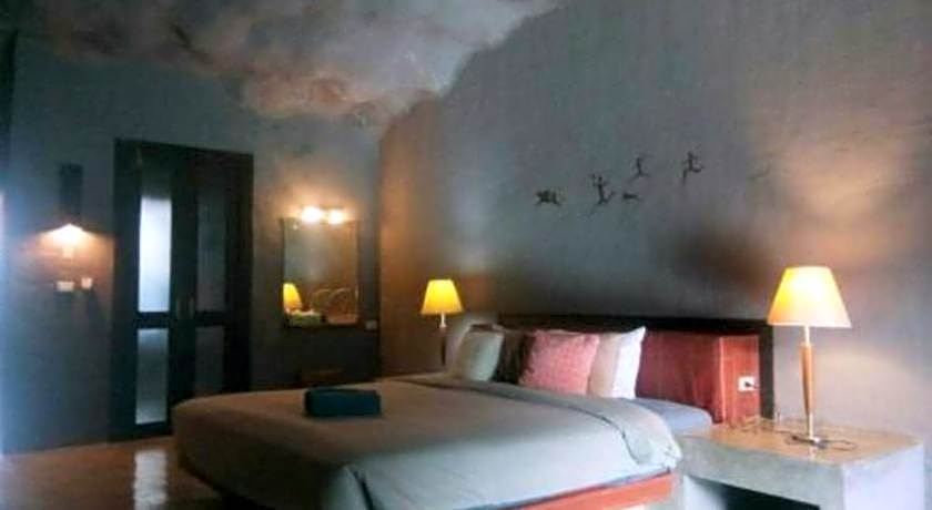 Avartarn Miracles Hotel