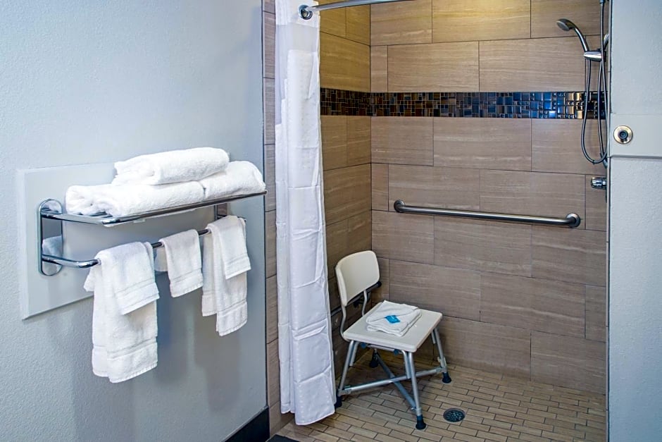 Holiday Inn Express & Suites - Oxford, an IHG Hotel