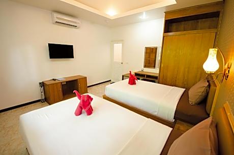 Deluxe Twin Room with Garden View