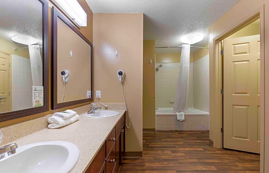 Extended Stay America Suites - Raleigh - RTP - 4919 Miami Blvd.