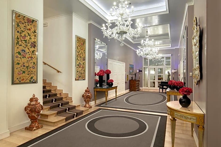 Hotel Savoy