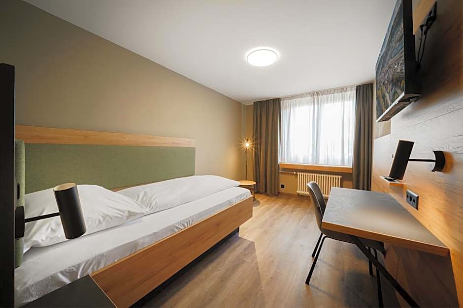 Hotel Linde - 24h Self Check-in