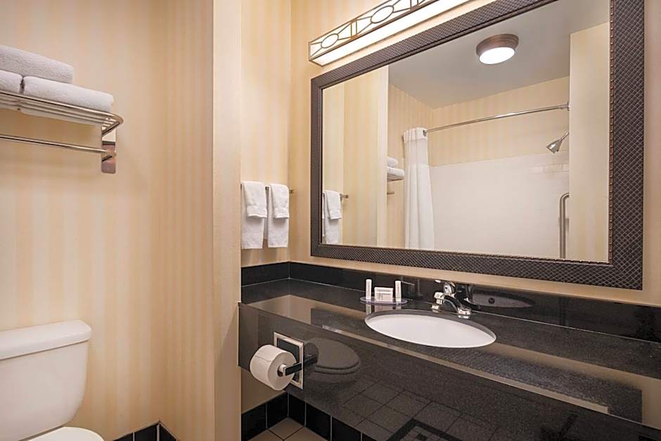 Fairfield Inn & Suites by Marriott Visalia Tulare