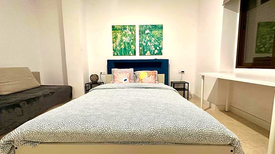 Soho Boho Apartments - with sunny rooftop terrace and fiber optic internet