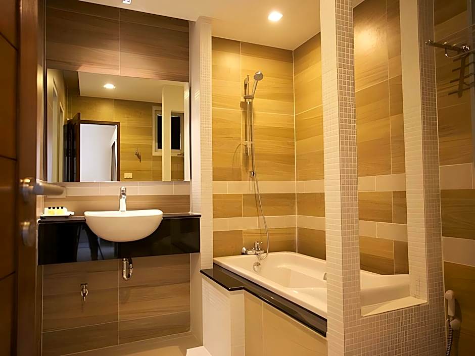 April Suites Pattaya