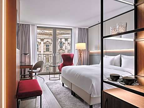 Collection Premium with Cathedral View