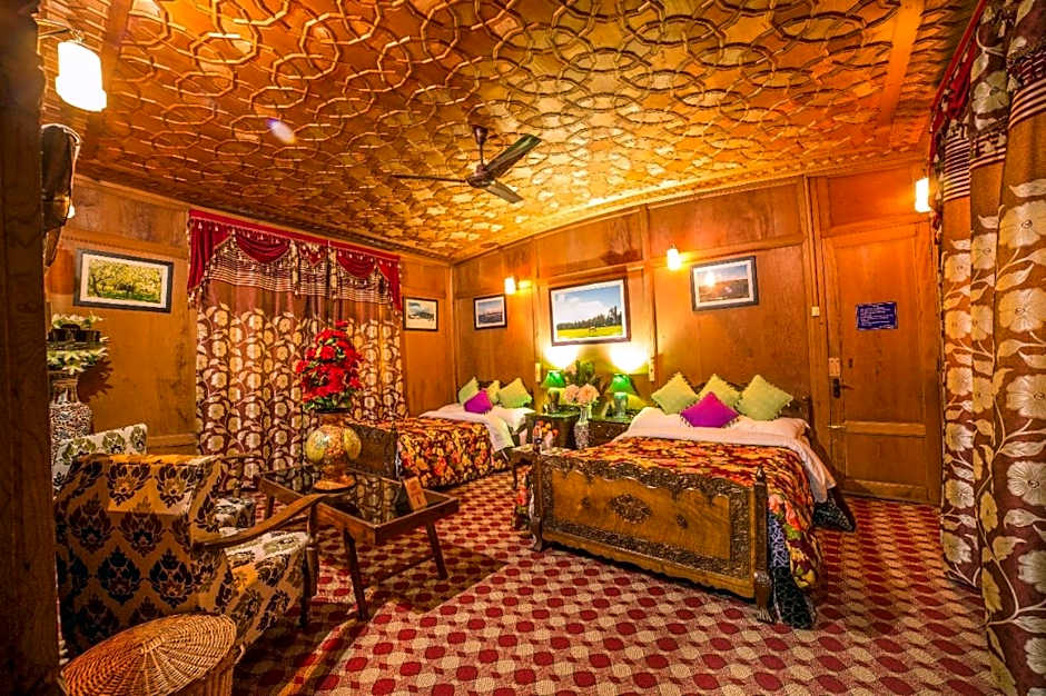 Swan Group of Houseboats, Golden Dal Lake