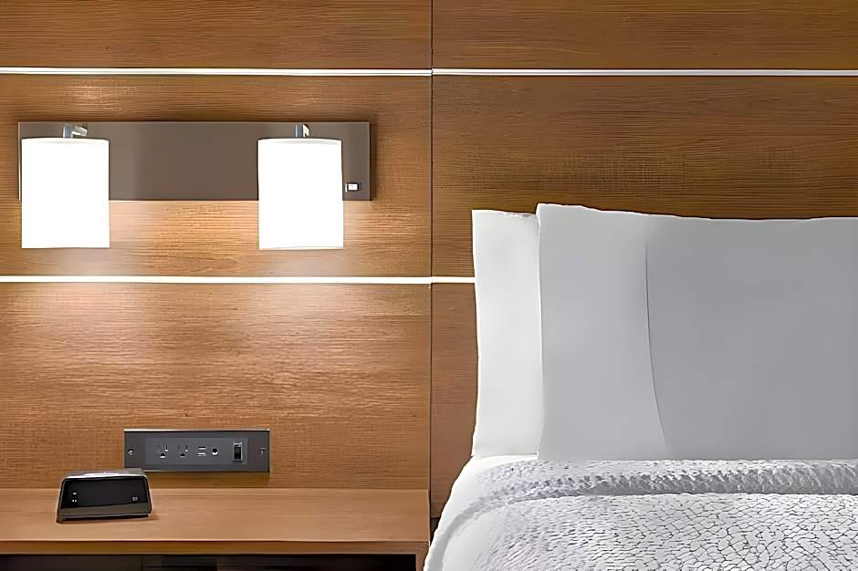 Holiday Inn Express Hotel and Suites Akron South-Airport Area By IHG