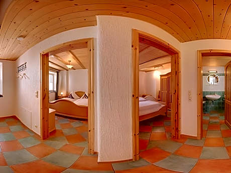 Ferienhaus-Apartment-Ensuite mit Dusche-Stadtblick