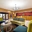 La Quinta Inn & Suites by Wyndham Alvarado