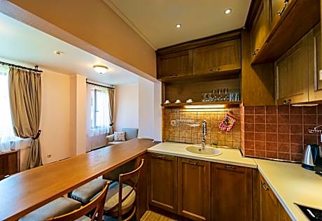 One-Bedroom Apartment (2 Adults + 2 Adults or 2 Children)