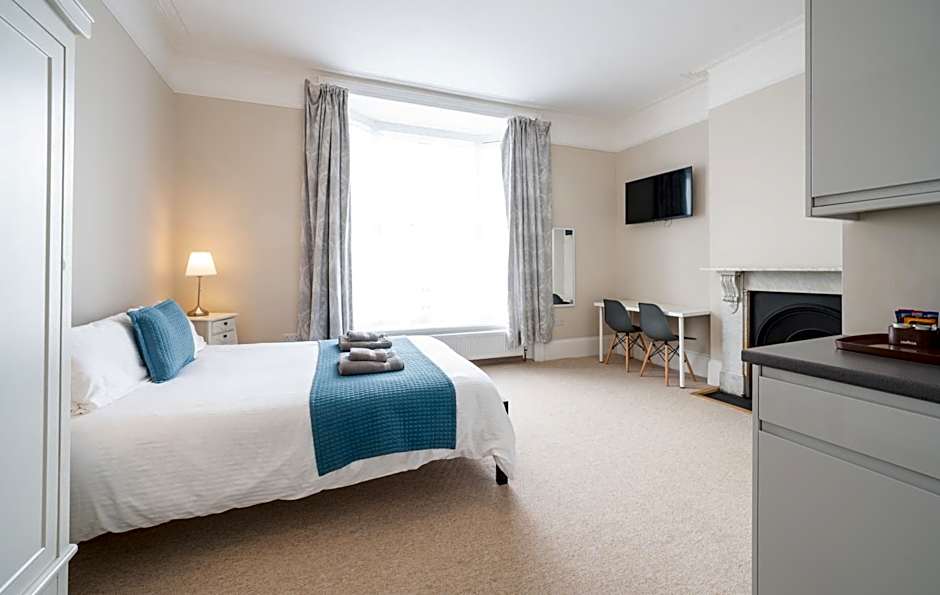 The Veteran Hotel & Bar