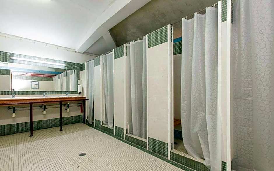 HI Almada - Pousada de Juventude