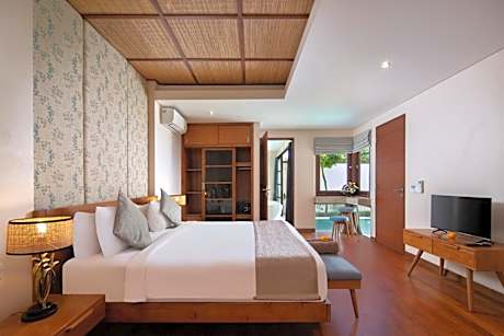 Two-Bedroom Villa with Private Pool and 6 mins walk to the beach