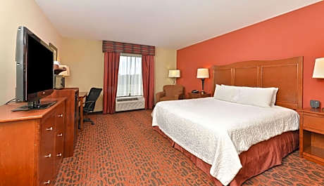 King Room with Accessible Tub - Mobility and Hearing Access/Non-Smoking