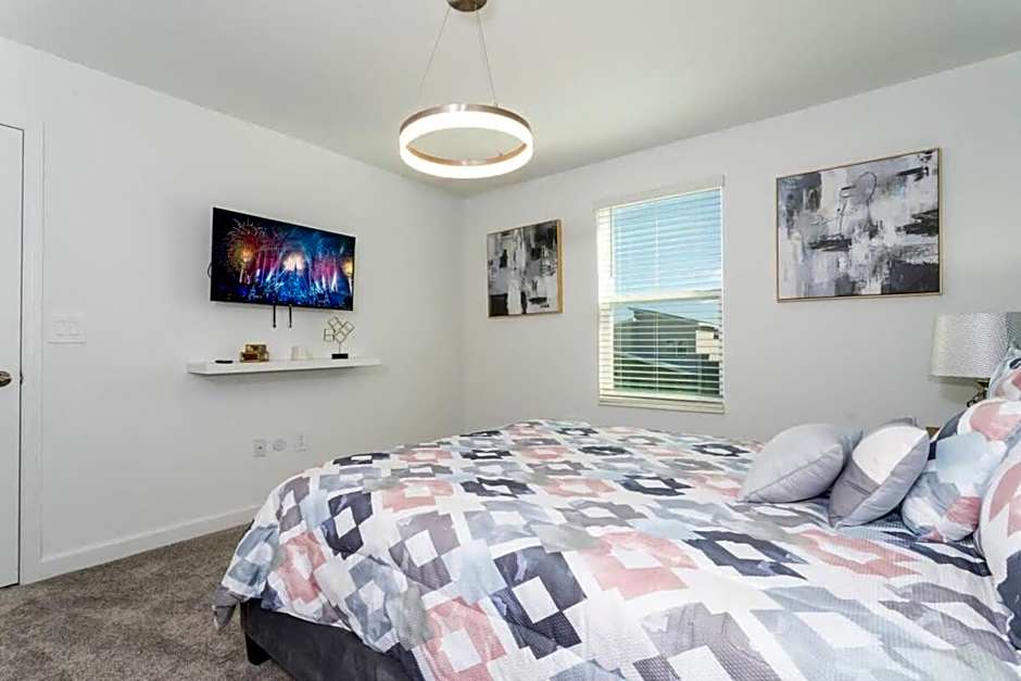 Super nice and spacious 9BDR home