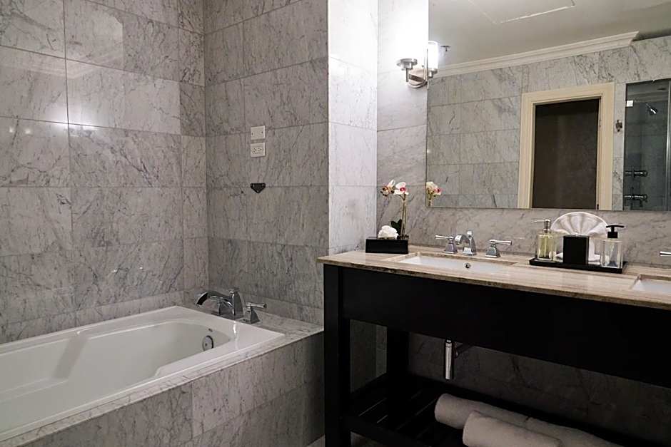 Waymore Hotel Spa & Casino