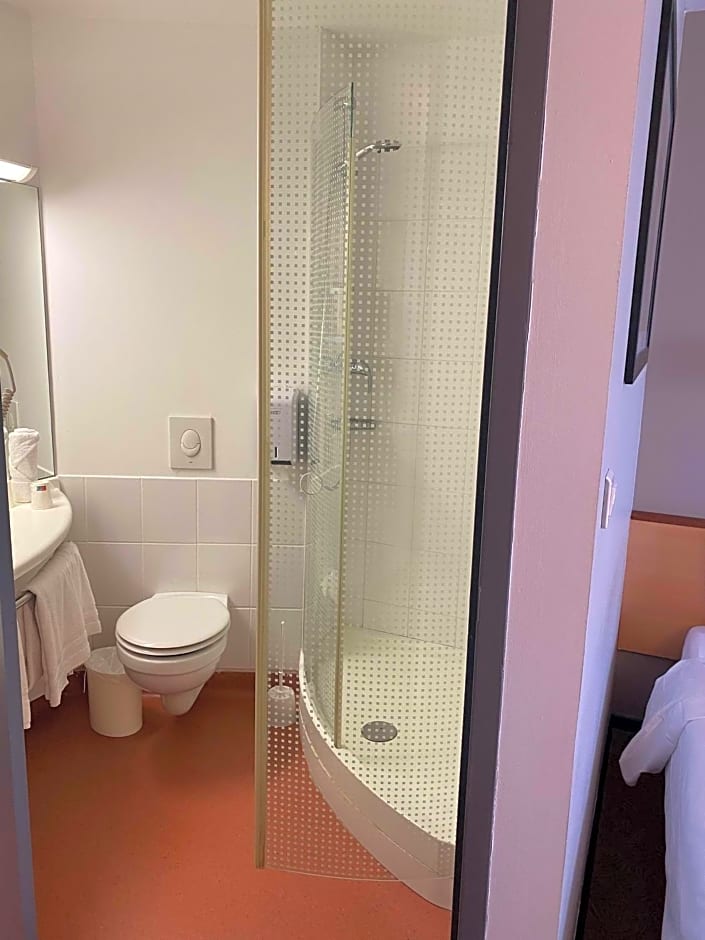 Brit Hotel Confort Montauban