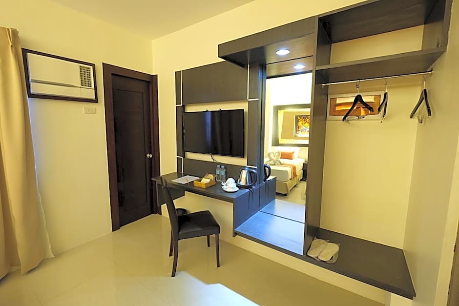 Southpole Central Hotel
