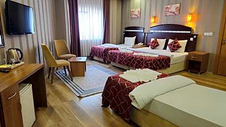 Quadruple Room with Sea View