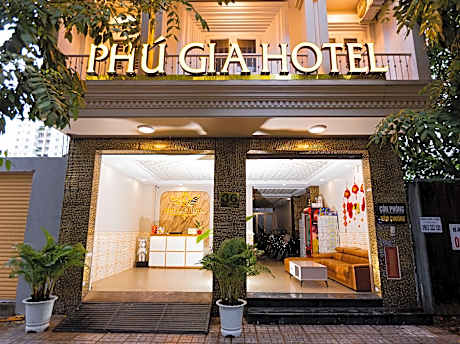 Phú Gia Hotel